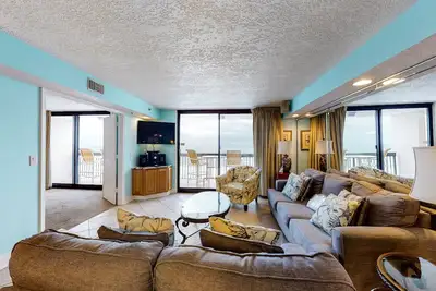 Image de All-suite condo with pool, hot tub, sauna, free WiFi & central Ac