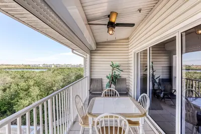 Image de Water View Condo with Private Balcony & Free WiFi - Snowbirds Ok