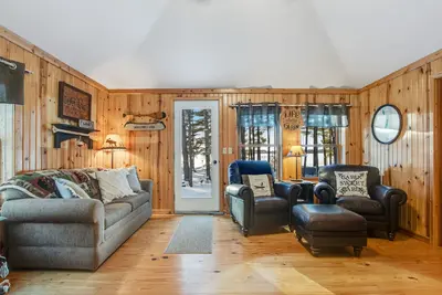 Image de Lakefront Ground-Floor Home w/Dock, Boat Access, Wood Fireplace, Lake Views, A/C