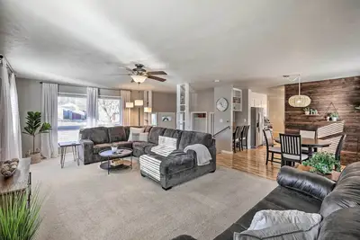 Image de Sioux Center Split-Level Home w/ Game Room!