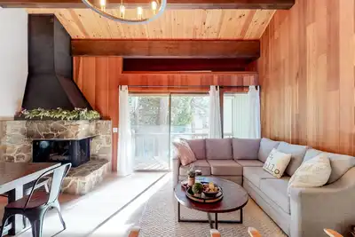 Image de Mountain Home w/Gas Fireplace, Fast WiFi, Balcony, Shared Pool, Tennis
