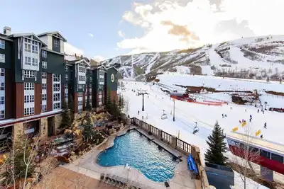 Image de Ski-In Ski-Out Villa in Park City