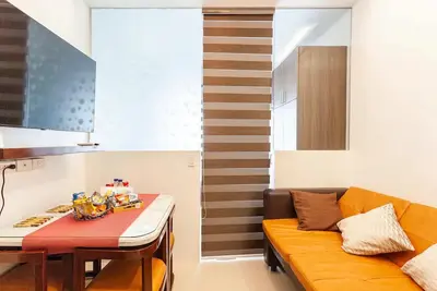 Image de Penthouse Studio in the biggest Fitness & Family Complex - Fast Wifi/Netflix!