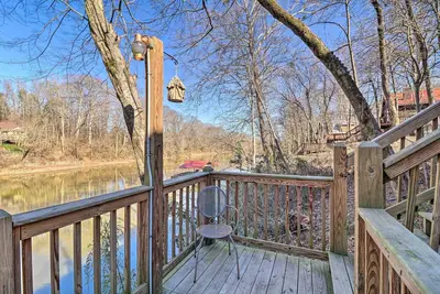 Image de Riverfront Heber Springs Home: Spacious Deck!