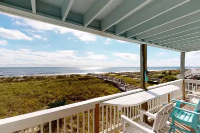 Image de Serenity - Oceanfront Condo w/Custom Details! Pool, Stunning Views, Large Deck, Near Cb Lake + Food
