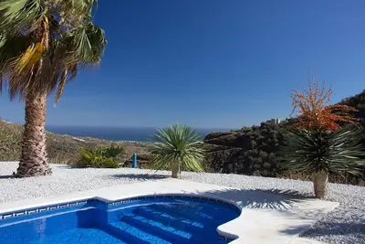 Image de Superbe villa proche Velez-Malaga, avec vue mer, piscine, climatisation et Wi-Fi.
