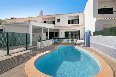 Image de Villa \"Ana e Nuno\" avec Piscine, Terrasse & Wi-Fi