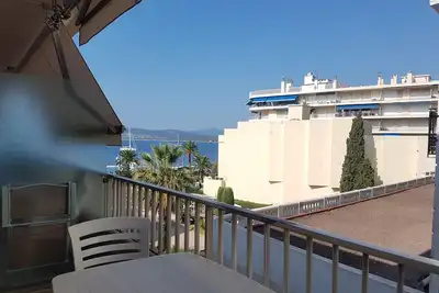 Image de Studio Climatisé - Près Plage & Commerces - WiFi Gratuit