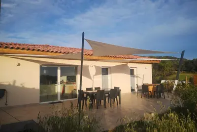 Image de Maison Neuve TRÉS AGRÉABLE, très calme vue sur le maquis et chênes liege