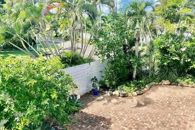 Image de The Beach House-walk to Pallarenda beach!
