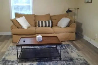 Image de Stylish and Convenient with WiFi & Fenced yard