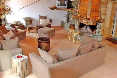 Image de Chalet, balcon, cheminée ou poêle à bois, parking, télévision, 350m², Les Menuires