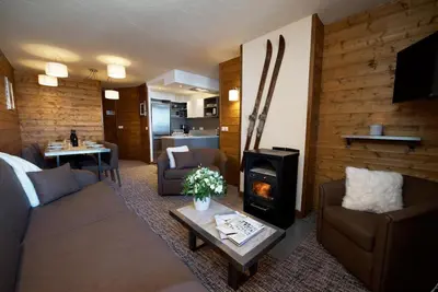 Image de 250m du centre station, sauna, hammam, balcon, télévision, casier à ski, 89m², Val Thorens