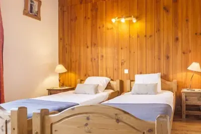 Image de Chalet, wifi, remise en forme, sauna, terrasse, cheminée ou poêle à bois, parking, télévision