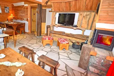 Image de Chalet, 200m du centre station, balcon, cheminée ou poêle à bois, parking, télévision, casier à ski