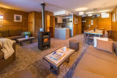 Image de 250m du centre station, sauna, hammam, balcon, télévision, casier à ski, 122m², Val Thorens