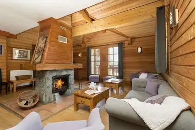 Image de Chalet, terrasse, balcon, cheminée ou poêle à bois, parking, télévision, 120-130m², Alpe d'Huez