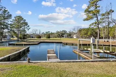Image de Otter Banks Retreat- Sound Front Home in Beaufort, Nc