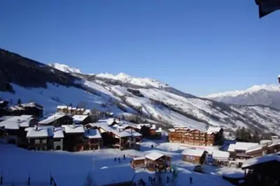 Image de Pied des pistes de ski, 4ème étage, vue pistes de ski, balcon, télévision, casier à ski, 73m²