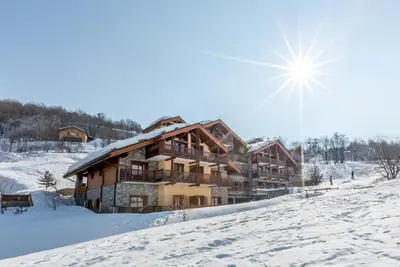 Image de 200m du centre station, 2ème étage, vue pistes de ski, remise en forme, piscine, sauna, hammam