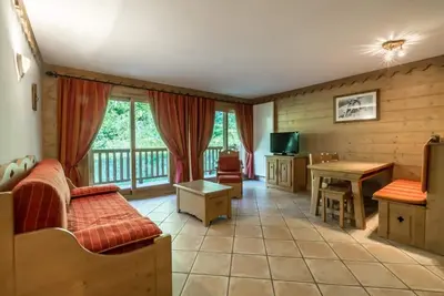 Image de 200m du centre station, 4ème étage, vue montagne, remise en forme, piscine, sauna, hammam, balcon