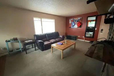 Image de Your Cozy Apartment for an Alaskan Adventure!