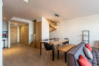 Image de 1er étage, remise en forme, piscine, sauna, hammam, terrasse, parking, télévision, casier à ski