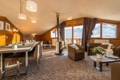 Image de 250m du centre station, sauna, hammam, balcon, télévision, casier à ski, 170m², Val Thorens