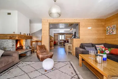 Image de Chalet, remise en forme, sauna, terrasse, balcon, cheminée ou poêle à bois, parking, télévision
