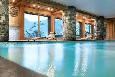 Image de 200m du centre station, 3ème étage, vue montagne, remise en forme, piscine, sauna, hammam, balcon