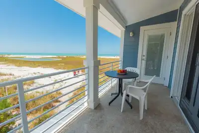 Image de Hidden Oasis - Direct Beachfront Duplex - 1br/1ba Anna Maria - By Island Real Es