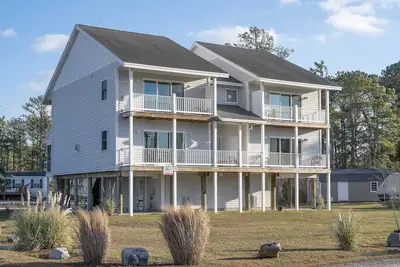 Image de Sand Penny - Take in lovely Bay Views from this Chincoteague Island Duplex!