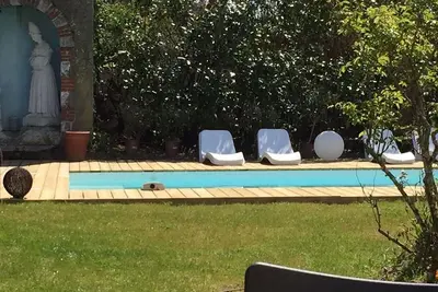 Image de Villa 250 m2, 13 p rénovée avec piscine privée sécurisée proche plages et marais