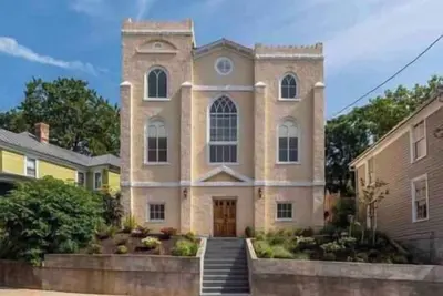 Image de Welcome to The Sanctuary! Gorgeous Church Revival