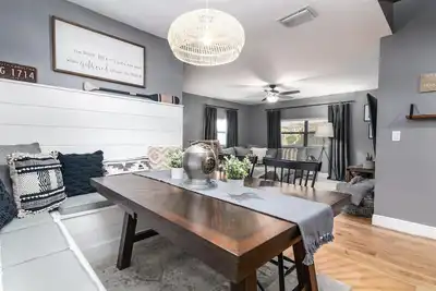 Image de Bonita Springs-5 mi to Beach-King Beds-Grill-Fire Pit-Golf-Private-Walk Downtown