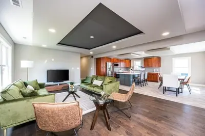 Image de Fort Wayne New! Cozy 2br Condo -Downtown w/Free Parking & WiFi