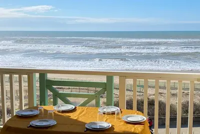 Image de Exceptionnel T3 68 m2 duplex front de mer avec accès direct sur la plage