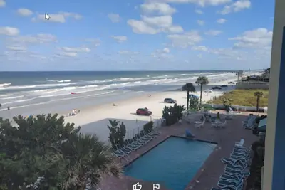 Image de Daytona Beach ocean front condo steps from the beach available in February!