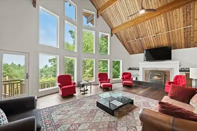 Image de Newly Renovated! Lake George Mtn Retreat: Bbq, Firepit, 2-tiered Deck!