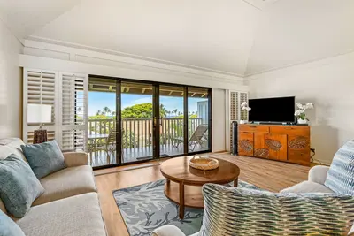 Image de 2/2 Partial Ocean View with Ac - Poipu Beach Kiahuna End Unit, Pool/Gym/Courts
