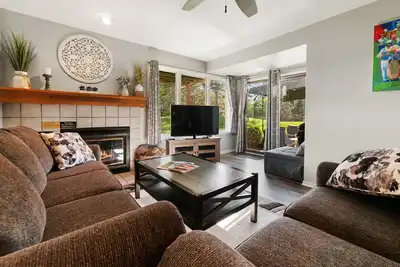 Image de ***New! *** Relaxing Retreat with Amenities Galore!