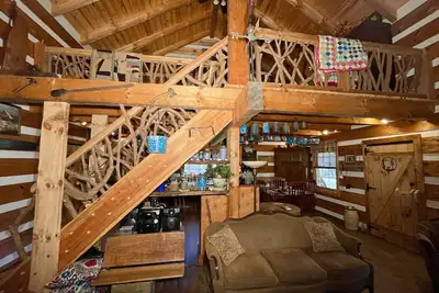 Image de Private adult couples retreat by a relaxing creek.