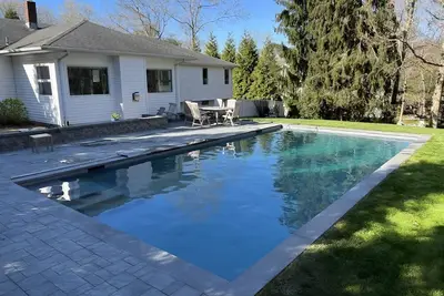 Image de Pool, 3 bedrooms, 5 min from ocean and bay. Walking distance to hampton bays town
