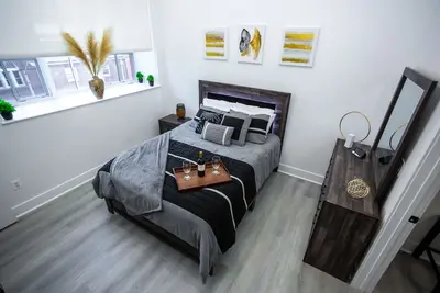 Image de 💎 Sanitized*Luxury* Relaxing*Modern Apt In the Heart Of Downtown