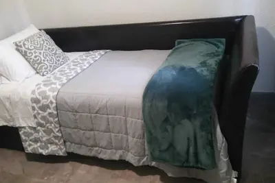 Image de Cozy Gem steps away from the Border, Jacuzzi in private patio.