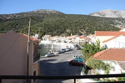 Image de In the center of the harbor of Agia Efimia