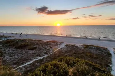 Image de Ph | Beautiful Beachfront Condo in Indian Rocks Beach