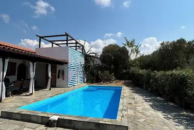 Image de Quiet 2 bedroom air-conditioned villa with private pool, patio and roof terrace