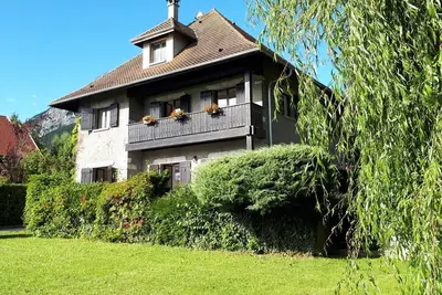 Image de Menthon St Bernard - belle maison au bord du lac avec ponton privatif
