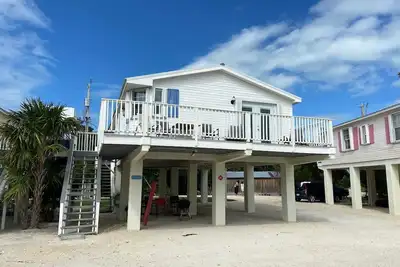 Image de Quaint Glamping Cottage on Private Island, Sandy Beach with Freshwater Pool!